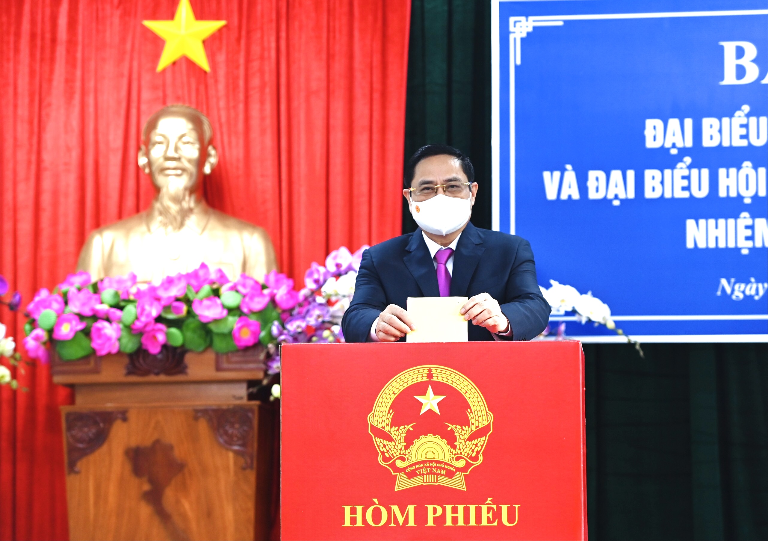 Les Vietnamiens votent pour les 15es élections législatives